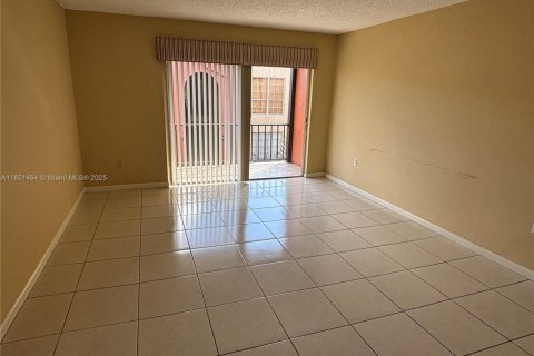 Condo in Miami, Florida, 1 bedroom  № 2035392 - photo 12