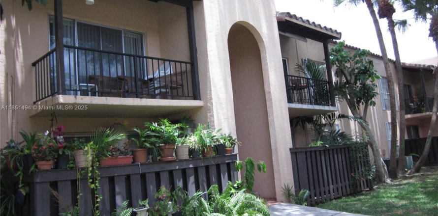 Condo in Miami, Florida, 1 bedroom  № 2035392