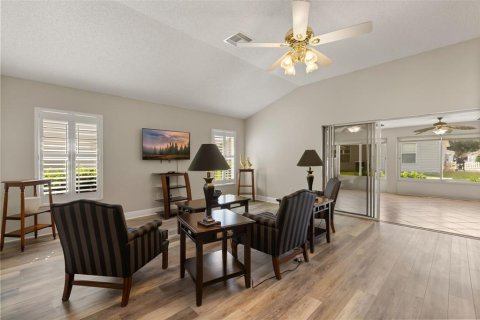 Casa en venta en The Villages, Florida, 3 dormitorios, 197.42 m2 № 2347944 - foto 2