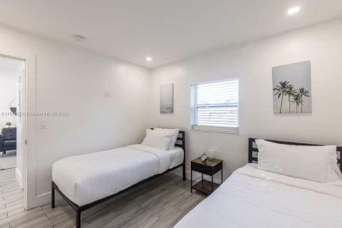 House in Oakland Park, Florida 3 bedrooms, 77.48 sq.m. № 1975561 - photo 6