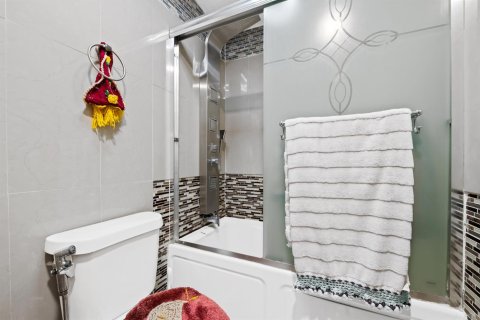 Купить кондоминиум в Тамарак, Флорида 1 комната, 76.83м2, № 2146856 - фото 17