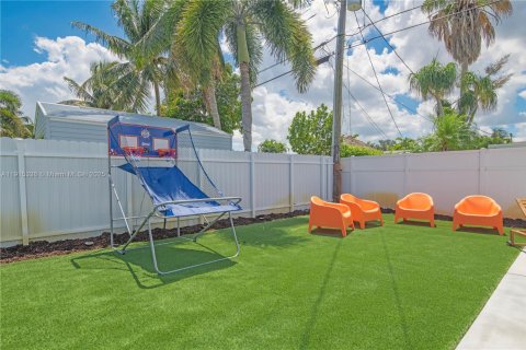 House in Deerfield Beach, Florida 3 bedrooms, 110.93 sq.m. № 1971934 - photo 6