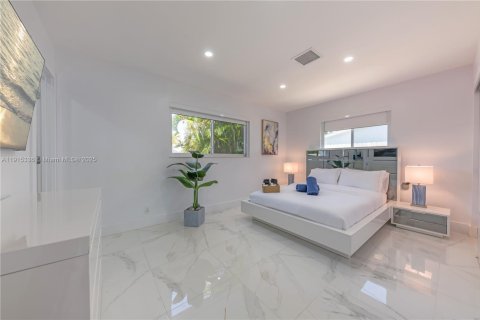 House in Deerfield Beach, Florida 3 bedrooms, 110.93 sq.m. № 1971934 - photo 14