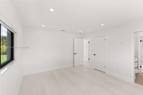 Casa en alquiler en Miami, Florida, 4 dormitorios, 140.84 m2 № 1941888 - foto 26