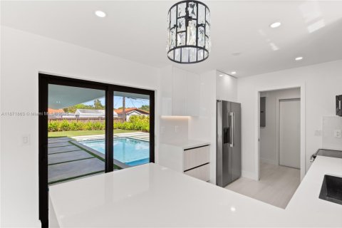 Villa ou maison à louer à Miami, Floride: 4 chambres, 140.84 m2 № 1941888 - photo 8
