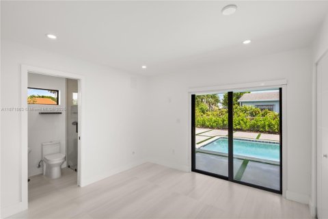 Casa en alquiler en Miami, Florida, 4 dormitorios, 140.84 m2 № 1941888 - foto 28
