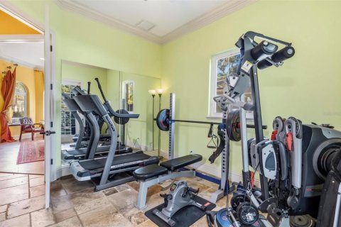 House in Saint Petersburg, Florida 5 bedrooms, 381.46 sq.m. № 2394372 - photo 8