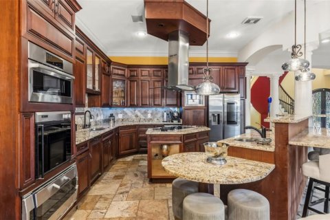 House in Saint Petersburg, Florida 5 bedrooms, 381.46 sq.m. № 2394372 - photo 18