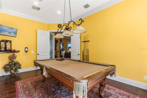 House in Saint Petersburg, Florida 5 bedrooms, 381.46 sq.m. № 2394372 - photo 7