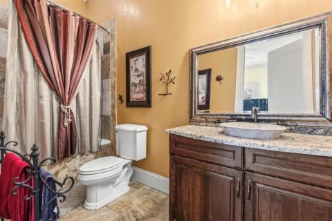 House in Saint Petersburg, Florida 5 bedrooms, 381.46 sq.m. № 2394372 - photo 25