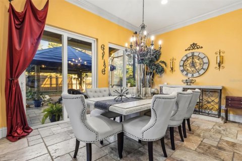 House in Saint Petersburg, Florida 5 bedrooms, 381.46 sq.m. № 2394372 - photo 19