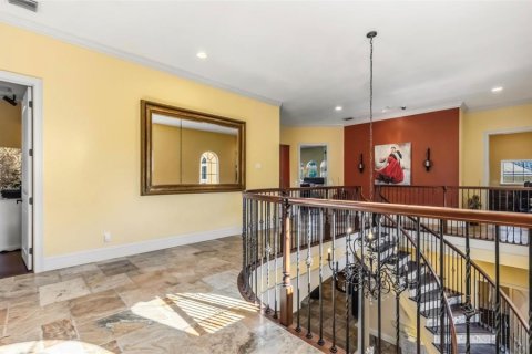 House in Saint Petersburg, Florida 5 bedrooms, 381.46 sq.m. № 2394372 - photo 22