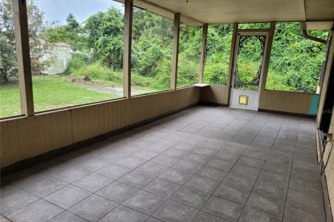 House in Deltona, Florida 3 bedrooms, 126.81 sq.m. № 2306679 - photo 15