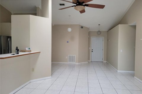 House in Deltona, Florida 3 bedrooms, 126.81 sq.m. № 2306679 - photo 3