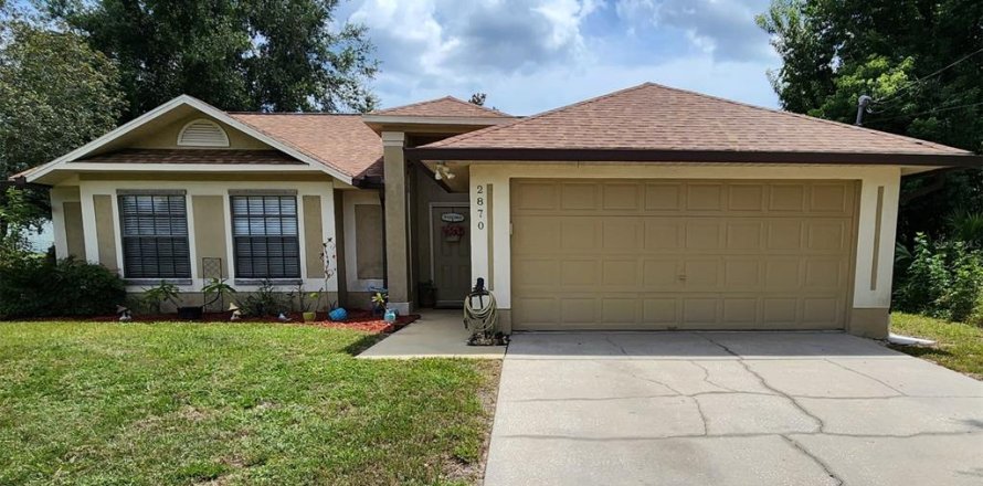 House in Deltona, Florida 3 bedrooms, 126.81 sq.m. № 2306679