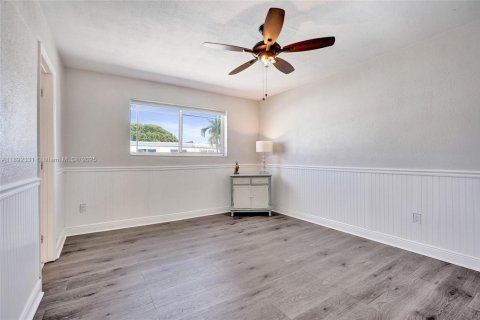 Townhouse in Hialeah, Florida 2 bedrooms, 130.81 sq.m. № 1944947 - photo 26