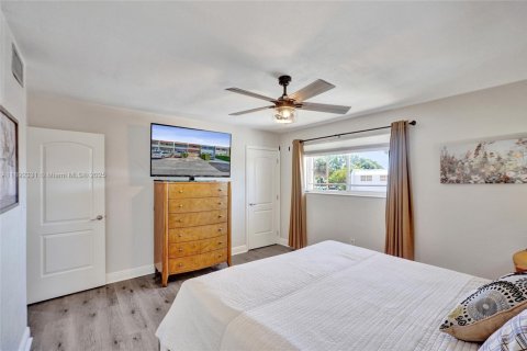 Townhouse in Hialeah, Florida 2 bedrooms, 130.81 sq.m. № 1944947 - photo 21