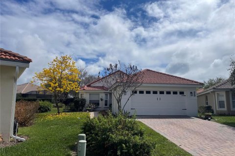 House in Winter Haven, Florida 2 bedrooms, 153.01 sq.m. № 2329030