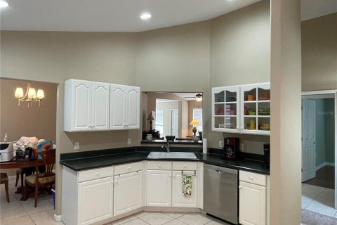 House in Winter Haven, Florida 2 bedrooms, 153.01 sq.m. № 2329030 - photo 17
