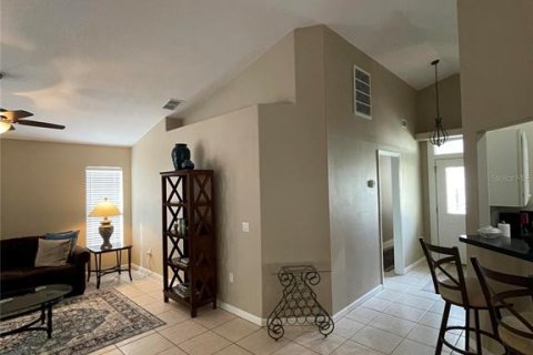 House in Winter Haven, Florida 2 bedrooms, 153.01 sq.m. № 2329030 - photo 12