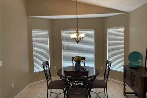 House in Winter Haven, Florida 2 bedrooms, 153.01 sq.m. № 2329030 - photo 15