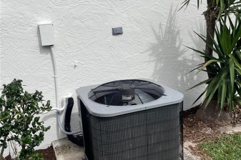 House in Winter Haven, Florida 2 bedrooms, 153.01 sq.m. № 2329030 - photo 30