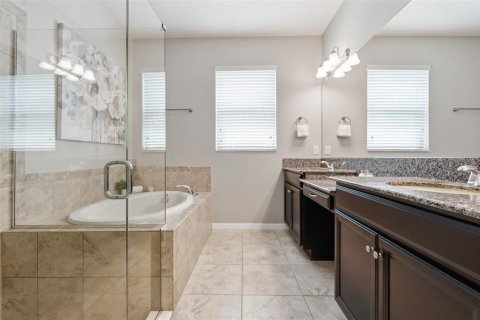 House in Riverview, Florida 4 bedrooms, 190.08 sq.m. № 2102257 - photo 18