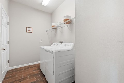 House in Riverview, Florida 4 bedrooms, 190.08 sq.m. № 2102257 - photo 14
