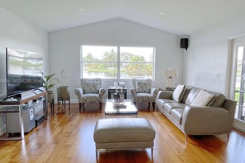 Villa ou maison à louer à Miramar, Floride: 4 chambres, 259.66 m2 № 2064806 - photo 6