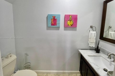 Villa ou maison à louer à Miramar, Floride: 4 chambres, 259.66 m2 № 2064806 - photo 13