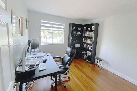 Villa ou maison à louer à Miramar, Floride: 4 chambres, 259.66 m2 № 2064806 - photo 25