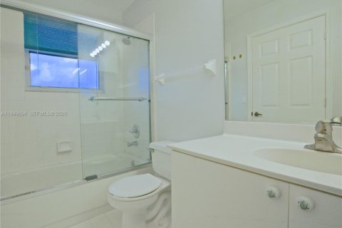 Villa ou maison à louer à Miramar, Floride: 4 chambres, 259.66 m2 № 2064806 - photo 27