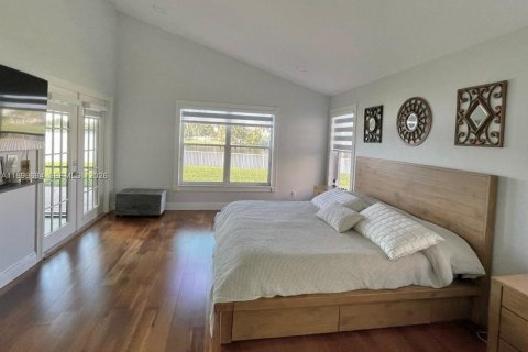 Villa ou maison à louer à Miramar, Floride: 4 chambres, 259.66 m2 № 2064806 - photo 16