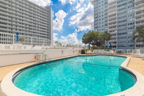 Copropriété à vendre à Fort Lauderdale, Floride: 1 chambre, 69.68 m2 № 2192901 - photo 23
