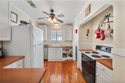 House in Lakeland, Florida 2 bedrooms, 98.85 sq.m. № 2390922 - photo 12