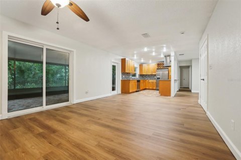 House in Winter Springs, Florida 3 bedrooms, 117.24 sq.m. № 1547828 - photo 29