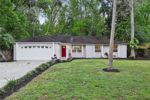 House in Winter Springs, Florida 3 bedrooms, 117.24 sq.m. № 1547828 - photo 1