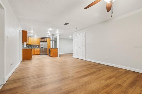 House in Winter Springs, Florida 3 bedrooms, 117.24 sq.m. № 1547828 - photo 28