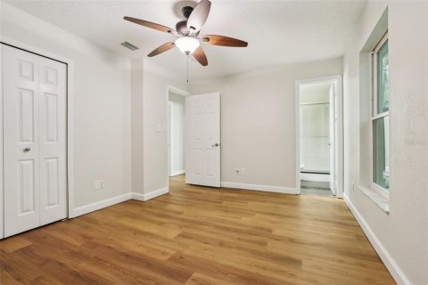 House in Winter Springs, Florida 3 bedrooms, 117.24 sq.m. № 1547828 - photo 16