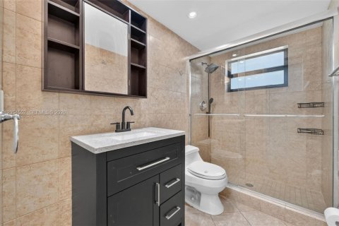 House in Deerfield Beach, Florida 2 bedrooms, 164.72 sq.m. № 2186393 - photo 17