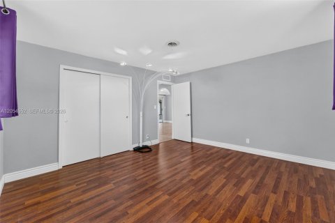 House in Deerfield Beach, Florida 2 bedrooms, 164.72 sq.m. № 2186393 - photo 15