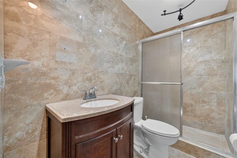 House in Deerfield Beach, Florida 2 bedrooms, 164.72 sq.m. № 2186393 - photo 22