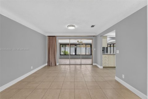 House in Deerfield Beach, Florida 2 bedrooms, 164.72 sq.m. № 2186393 - photo 23