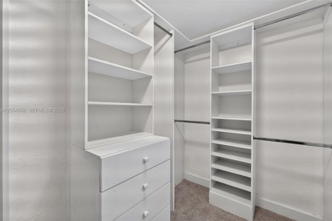 House in Deerfield Beach, Florida 2 bedrooms, 164.72 sq.m. № 2186393 - photo 21