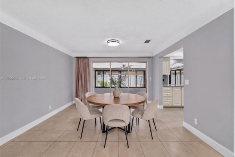 House in Deerfield Beach, Florida 2 bedrooms, 164.72 sq.m. № 2186393 - photo 24