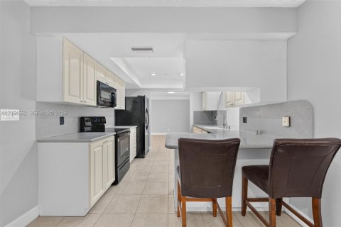 House in Deerfield Beach, Florida 2 bedrooms, 164.72 sq.m. № 2186393 - photo 27