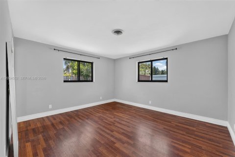 House in Deerfield Beach, Florida 2 bedrooms, 164.72 sq.m. № 2186393 - photo 18