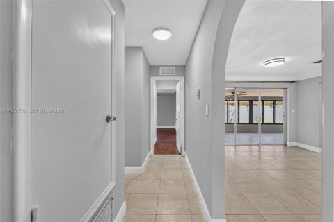 House in Deerfield Beach, Florida 2 bedrooms, 164.72 sq.m. № 2186393 - photo 16