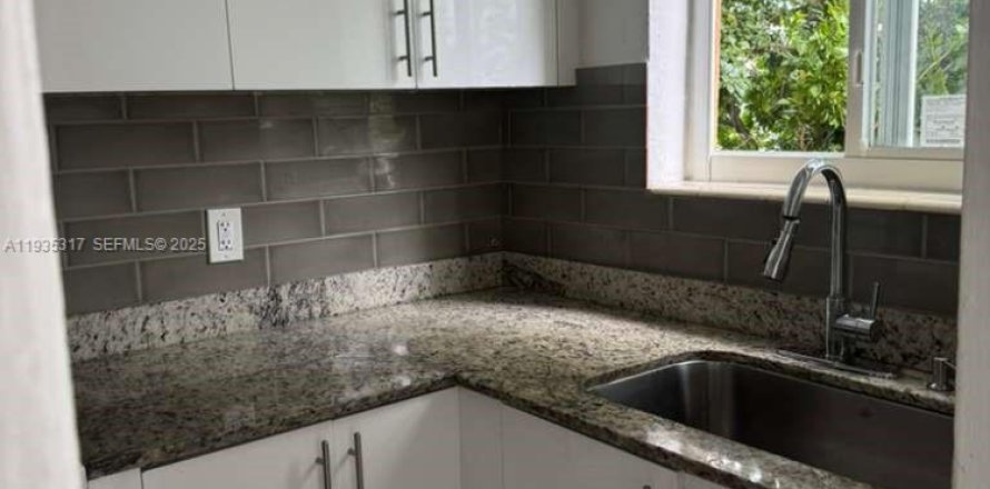 Appartement à Miami, Floride 2 chambres № 1993474