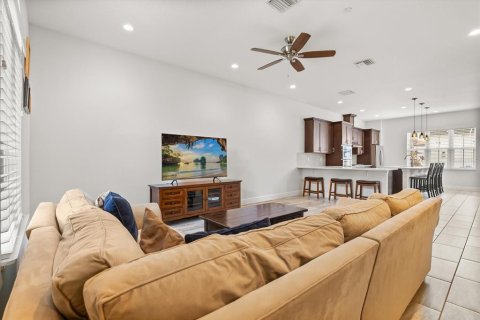 Townhouse in LAKESHORE in Winter Garden, Florida 3 bedrooms, 190.64 sq.m. № 1914501 - photo 10